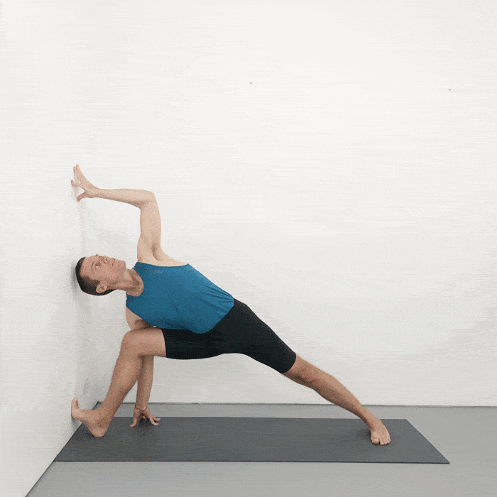 Parsvakonasana yoga pose